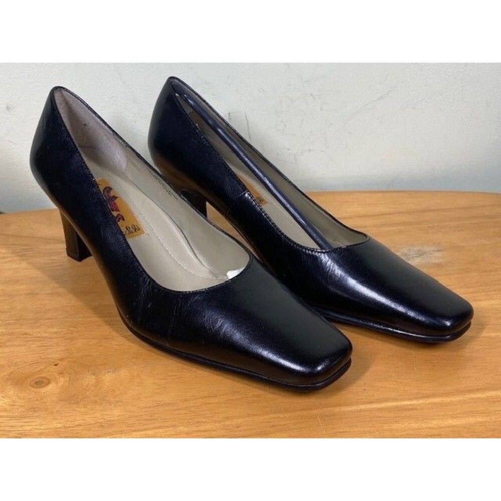 Carlos Falchi Black Leather Heeled Slip on Shoes Women Sz 7M Career Minimalistic